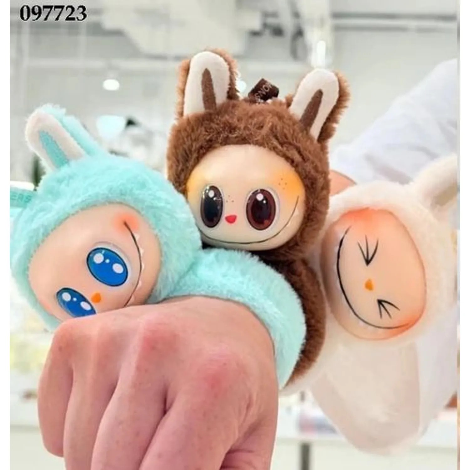 Miniatura 3 de Pulsera manilla De Peluche Labubu
